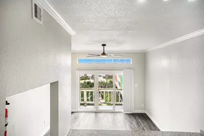 7820 Seawall Boulevard #322, Galveston, TX 77551 - Photo 4