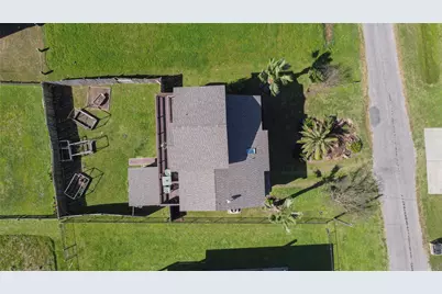 140 Ocean View Drive, Crystal Beach, TX 77650 - Photo 38