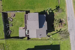 140 Ocean View Dr, Crystal Beach, TX 77650 - Photo 38