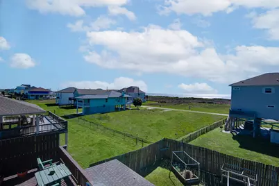 140 Ocean View Drive, Crystal Beach, TX 77650 - Photo 12