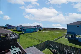 140 Ocean View Dr, Crystal Beach, TX 77650 - Photo 12