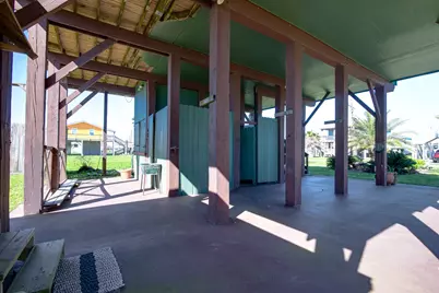 140 Ocean View Drive, Crystal Beach, TX 77650 - Photo 8