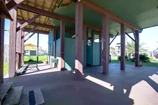 140 Ocean View Dr, Crystal Beach, TX 77650 - Photo 8