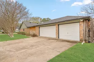 10831 Holly Springs Dr, Houston, TX 77042 - Photo 40