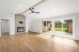 10831 Holly Springs Dr, Houston, TX 77042 - Photo 14