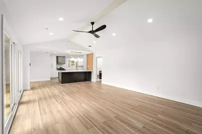 10831 Holly Springs Drive, Houston, TX 77042 - Photo 16