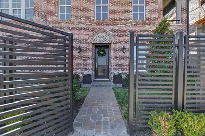 2705 Maxroy Street, Houston, TX 77007 - Photo 2