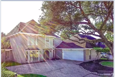 538 Longview Drive, Sugar Land, TX 77478 - Photo 2