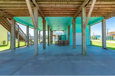 987 Surf, Crystal Beach, TX 77650 - Photo 32