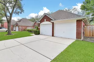 15427 Truslow Point Ln, Sugar Land, TX 77478 - Photo 4