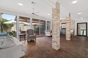 443 Fox Briar Ln, Sugar Land, TX 77478 - Photo 10