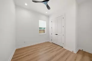 8203 Calhoun Rd, Houston, TX 77033 - Photo 24