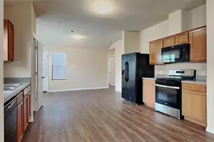 2822 Wisner Cir, Houston, TX 77014 - Photo 2
