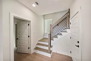 1003 E 33rd St, Houston, TX 77022 - Photo 2