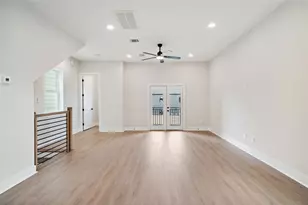 1003 E 33rd St, Houston, TX 77022 - Photo 8