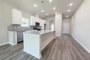 222 Spruce Lake Rd, Houston, TX 77336 - Photo 2