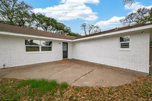 2304 Belvedere Dr, Baytown, TX 77520 - Photo 46