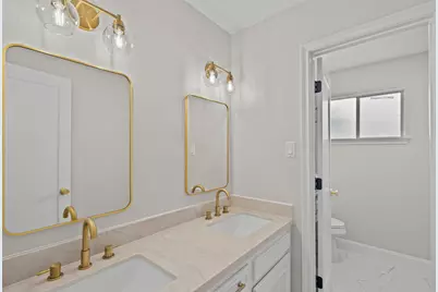 16318 Heatherdale Drive, Houston, TX 77059 - Photo 32