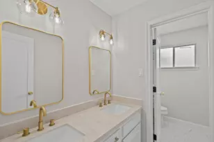 16318 Heatherdale Dr, Houston, TX 77059 - Photo 32