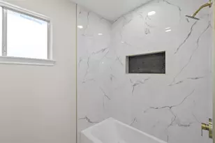 16318 Heatherdale Dr, Houston, TX 77059 - Photo 32