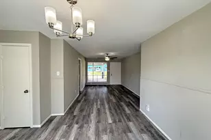 3313 Proswimmer St, Houston, TX 77088 - Photo 6