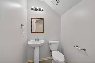 102 Lissa Ln, Sugar Land, TX 77479 - Photo 12