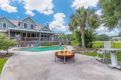 809 S Van Ostrand Lane, Winnie, TX 77665 - Photo 16