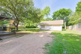 802 S Day St, Brenham, TX 77833 - Photo 8