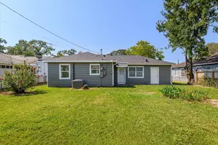 6742 Feldspar St, Houston, TX 77092 - Photo 20