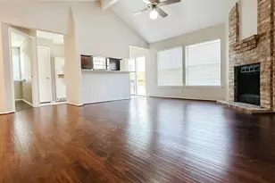 9302 Golden Sunshine Dr, Houston, TX 77064 - Photo 2