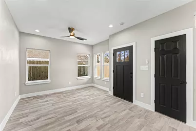 8221 Flaxman St, Houston, TX 77029 - Photo 8