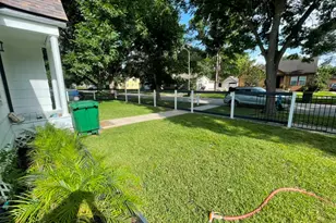 7709 Edna St, Houston, TX 77087 - Photo 32