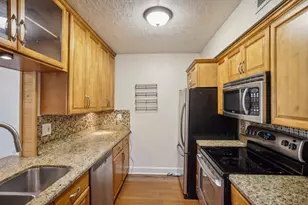 4641 Wild Indigo St, Houston, TX 77027 - Photo 10