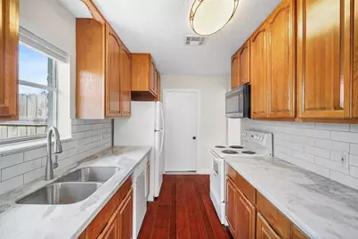 327 Windward Drive, League City, TX 77573 - Photo 12