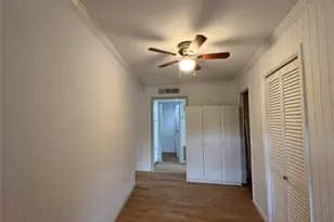 5216 Arboles Dr, Houston, TX 77035 - Photo 10