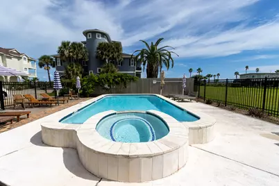 1014 Lillian Lane, Galveston, TX 77554 - Photo 8