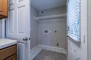 75 Breezy Point Pl, The Woodlands, TX 77381 - Photo 10