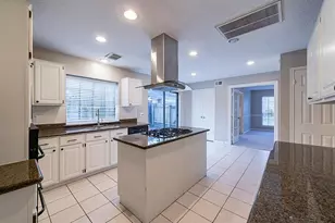 75 Breezy Point Pl, The Woodlands, TX 77381 - Photo 8
