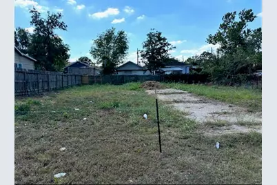 7724 Avenue J, Houston, TX 77012 - Photo 1