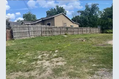 7724 Avenue J, Houston, TX 77012 - Photo 2
