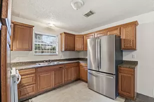 535 Edgebrook Dr, Houston, TX 77034 - Photo 14