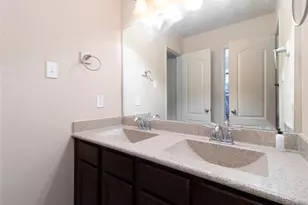12930 Palm Leaf Ct, Houston, TX 77044 - Photo 22