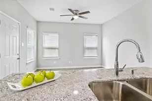 5911 Westover St, Houston, TX 77033 - Photo 8