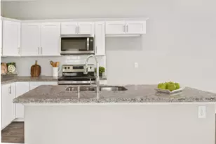 5911 Westover St, Houston, TX 77033 - Photo 6