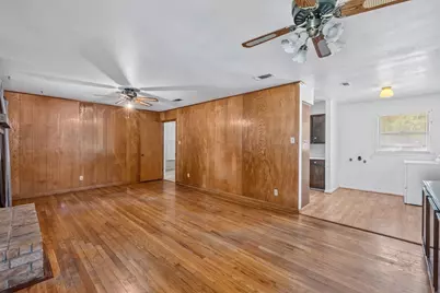 607 Walker Avenue, Cleveland, TX 77327 - Photo 4