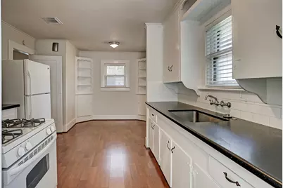 1926 W McKinney Street, Houston, TX 77019 - Photo 2