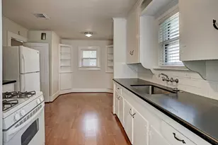 1926 W McKinney St, Houston, TX 77019 - Photo 2