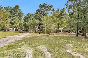 17884 Nonesuch Rd, Conroe, TX 77306 - Photo 2