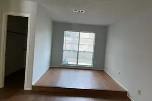 1326 Barrowgate Dr, Sugar Land, TX 77498 - Photo 4