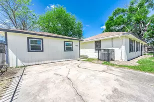 4356 Phlox St, Houston, TX 77051 - Photo 2
